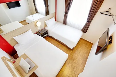 Easy Planet Phuket Patong – 사진 4