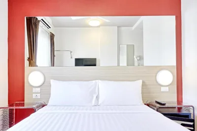 Easy Planet Phuket Patong – 사진 9